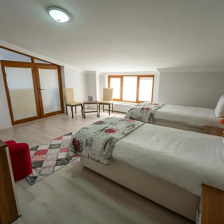 아파트 White Angel House 어굽