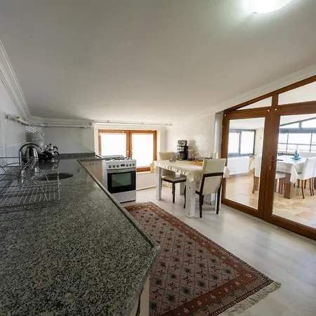 White Angel House アパート